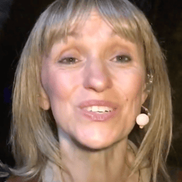 Michaela Strachan Huxley Walking With Dinosaurs AI Voice